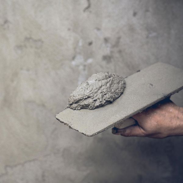 freepik-plasterer-renovating-indoor-walls